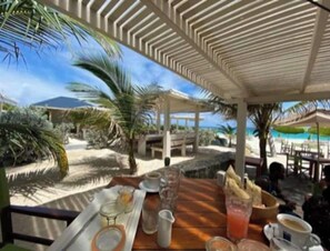 Outdoor dining - SALT 6: swimming pool, direct access to Orient Bay beach (saint Martin)
