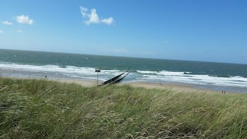 Una spiaggia nelle vicinanze