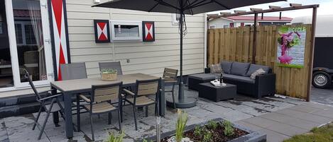 تناول الطعام بالخارج