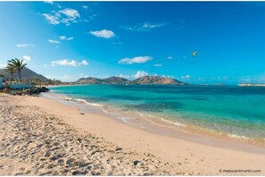 On the beach, sun loungers - SALT 7: swimming pool, direct access to Orient Bay beach (saint martin)
