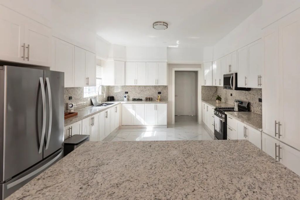 冰箱、微波炉、烤箱、炉灶