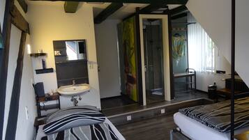 Deluxe Twin Room, 2 Twin Beds, Balcony, Courtyard View (Nr. 1215) | 1 bedroom, premium bedding, individually decorated
