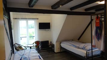 Superior-Zweibettzimmer, 2 Einzelbetten, Balkon, Seeblick (Nr. 1216) | 1 Schlafzimmer, hochwertige Bettwaren, individuell dekoriert