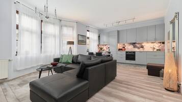 Apartment, 1 Bedroom, Balcony | Living room