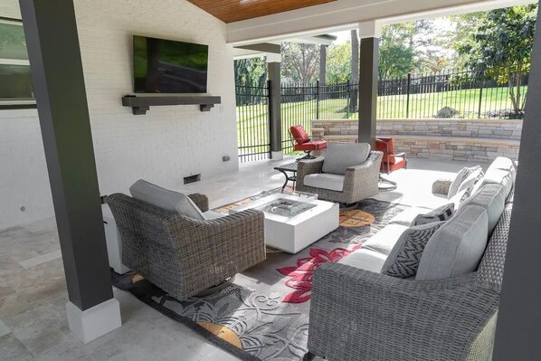 Terrace/patio - New Hope House! 20 Min to RDU| Outdoor Kitchen! (Raleigh)