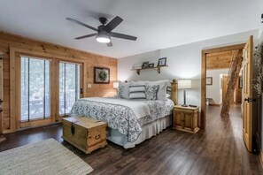 4 bedrooms, iron/ironing board, free WiFi, bed sheets