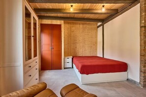 1 Schlafzimmer, Schreibtisch, WLAN, Bettwäsche