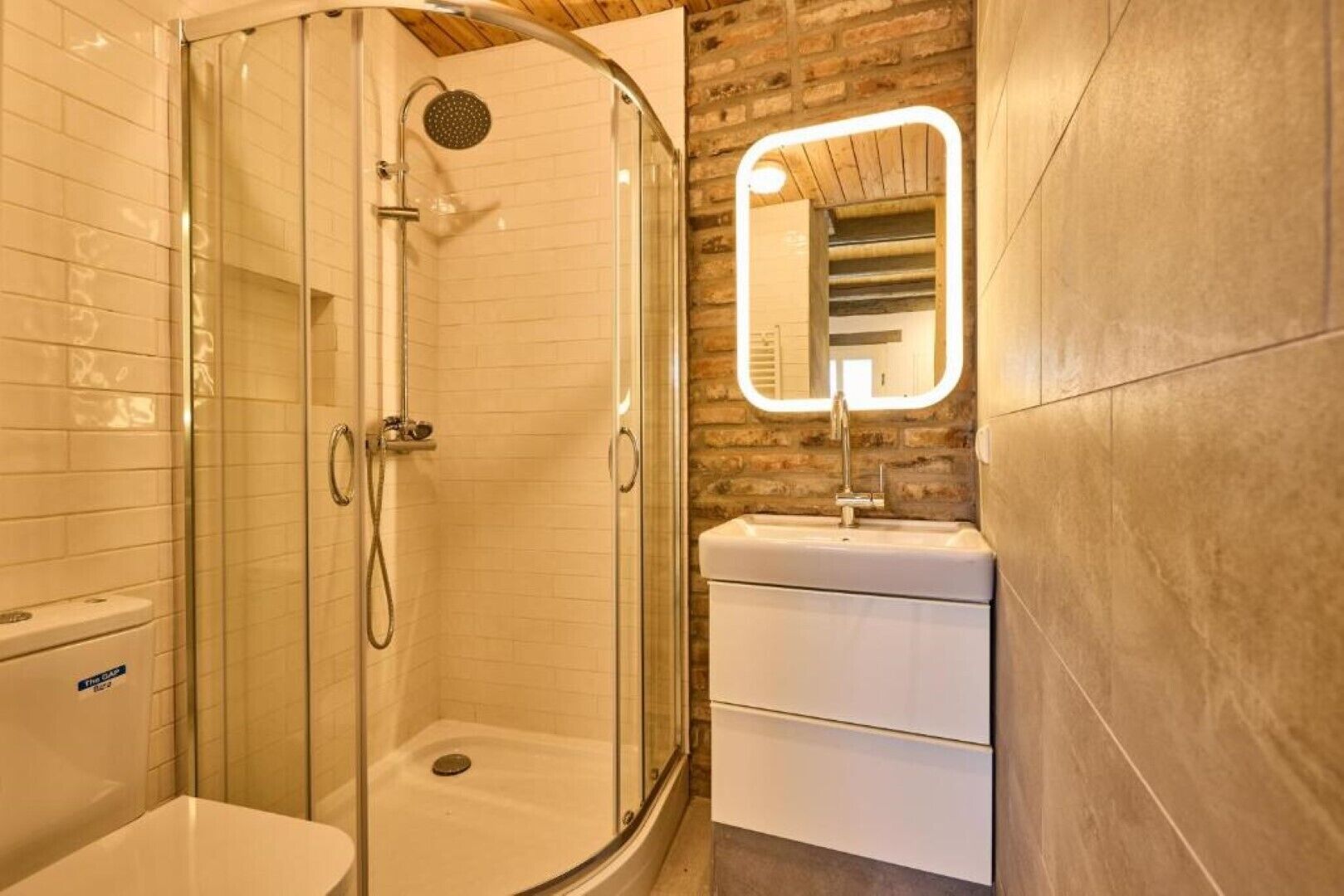 Shower, towels, soap, shampoo