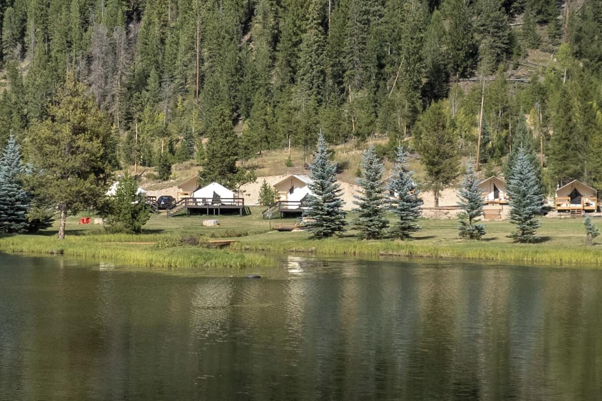 Family Tent, Lakeside | Free WiFi, bed sheets