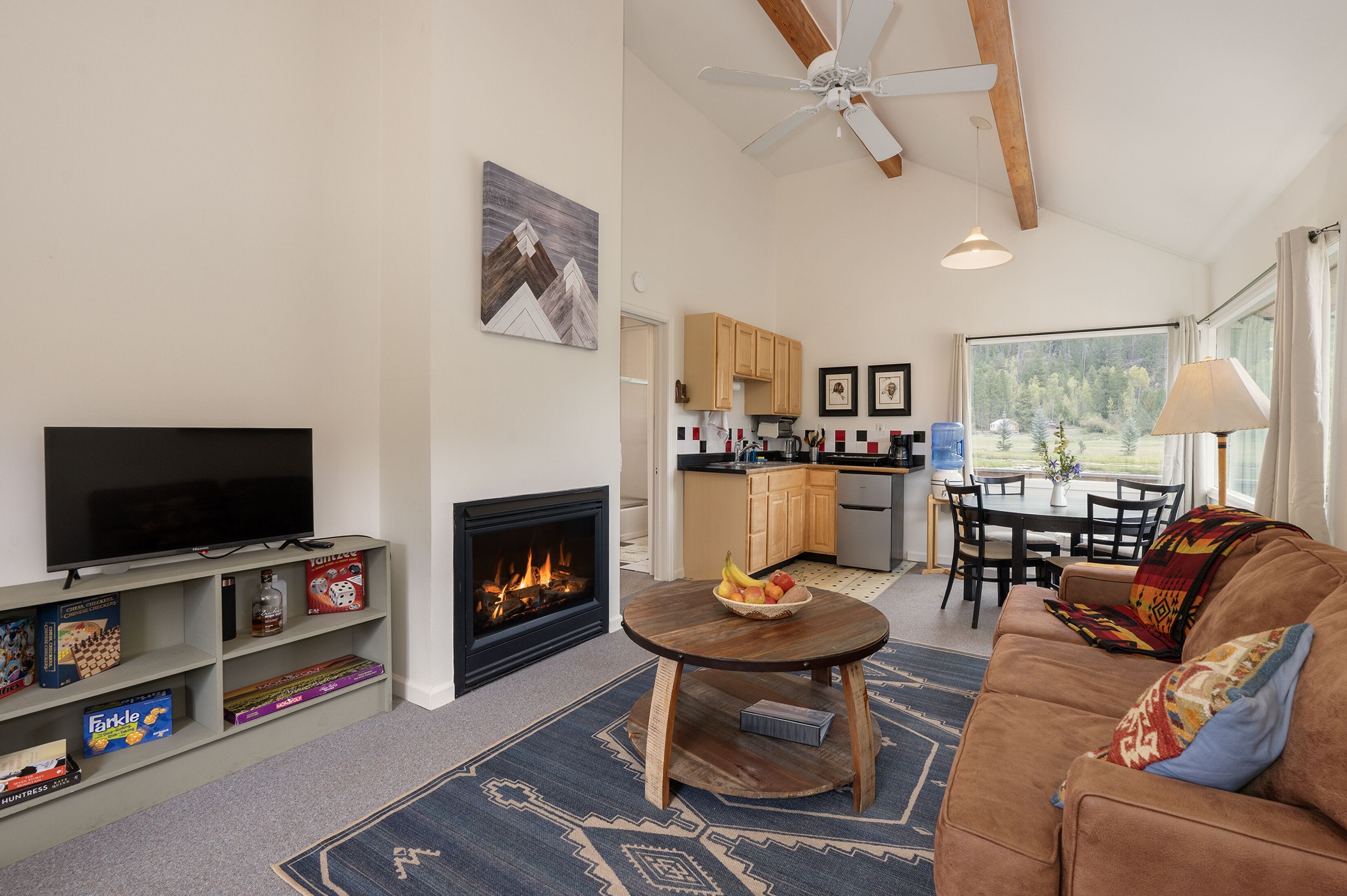 Cabin, 1 Queen Bed with Sofa bed, Non Smoking, Mountain View | Private kitchen | Dining tables