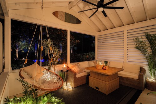 Charming Upscale Beach House - Master Suite