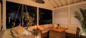 Charming Upscale Beach House - Master Suite