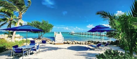 Camastros y toallas de playa