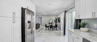 Stunning 4BR Hted Pool &Jacuzzi Close 2 the Beach