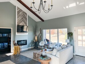 Living area - NEW J&K's house #2 just mins from DeGray Lake! (Bismarck)