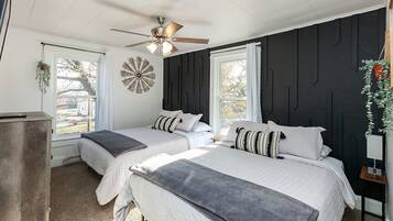 4 多间卧室、办公桌、熨斗/熨衣板、旅行婴儿床