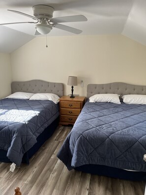 1 habitación, caja de seguridad en la habitación y cuna de viaje