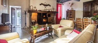 GITE A LA CAMPAGNE. GITE DOULY 65100 ARRODETS EZ ANGLES