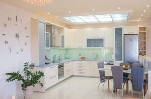 Fridge, oven, stovetop, dishwasher - Detached housein sunny Ierapetra,five minutesfrom the sea (Ιεράπετρα)