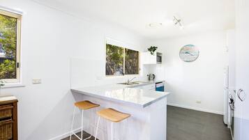 KylskÄp, mikrovÄgsugn, ugn och spishÀll