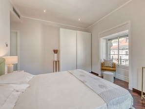 Appartement Premium, 2 chambres | Rideaux occultants, chambres insonorisées, fer et planche à repasser