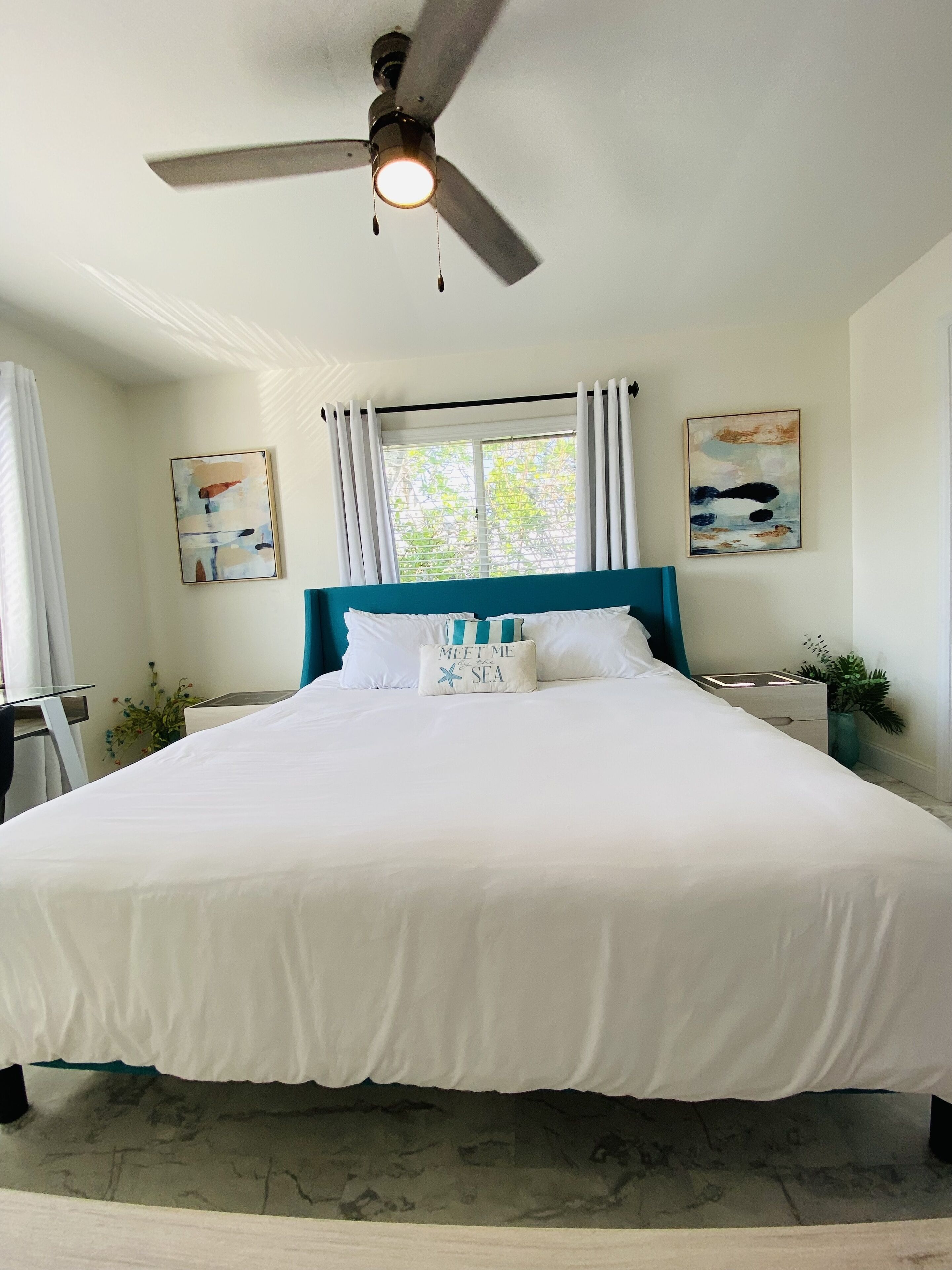 2 makuuhuonetta, työpöytä, ilmainen Wi-Fi, vuodevaatteet