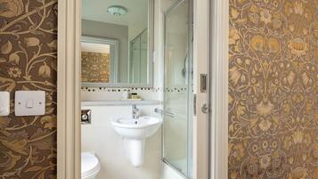 Combined shower/bathtub, hair dryer, towels, soap