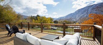 Kid and Dog Friendly Home w/ Amazing Views!