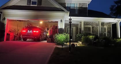 🍀 Exceptional Fully Equipped Spacious Home 1 King & 2 Queen BRs