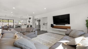 Smart TV, fireplace, music library, stereo