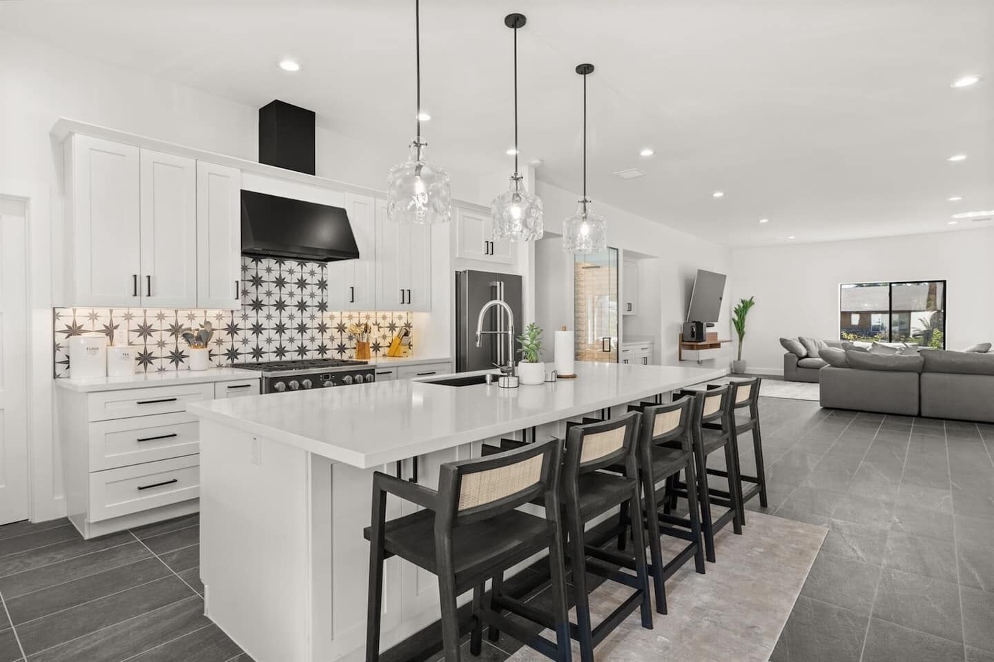 冰箱、微波炉、烤箱、炉灶