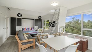 Dining - Pohutukawa Paradise - Martins Bay Holiday Home (Martins Bay)