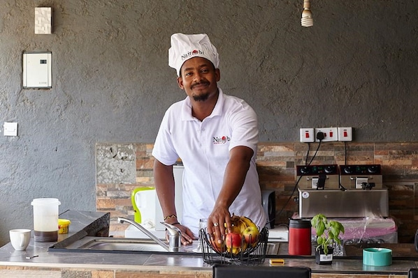 Shared kitchen - Nairobi Airport Inn (Syokimau)