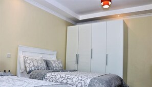 Individually decorated, individually furnished, desk, iron/ironing board - Nairobi Airport Inn (Syokimau)