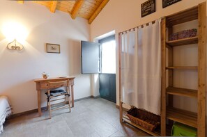 2 bedrooms, desk, iron/ironing board, travel cot