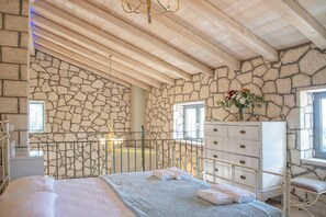 Vila superluxo, suíte, vista para o mar (Villa Irida) | 1 quarto