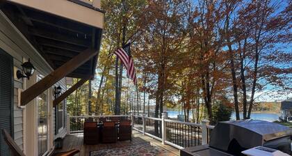 Beautiful, Fully Renovated Shellcamp Lake NH Home with private dock