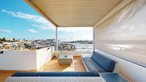 Vila Vida (8) | Private Heated Pool | Sea & Beach | Roof Terrace | Restaurants