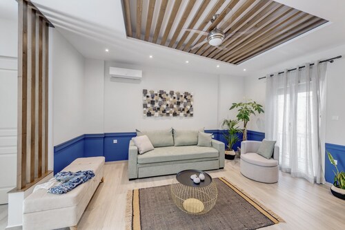 "Polis Suite" - Downtown Luxury and Comfort