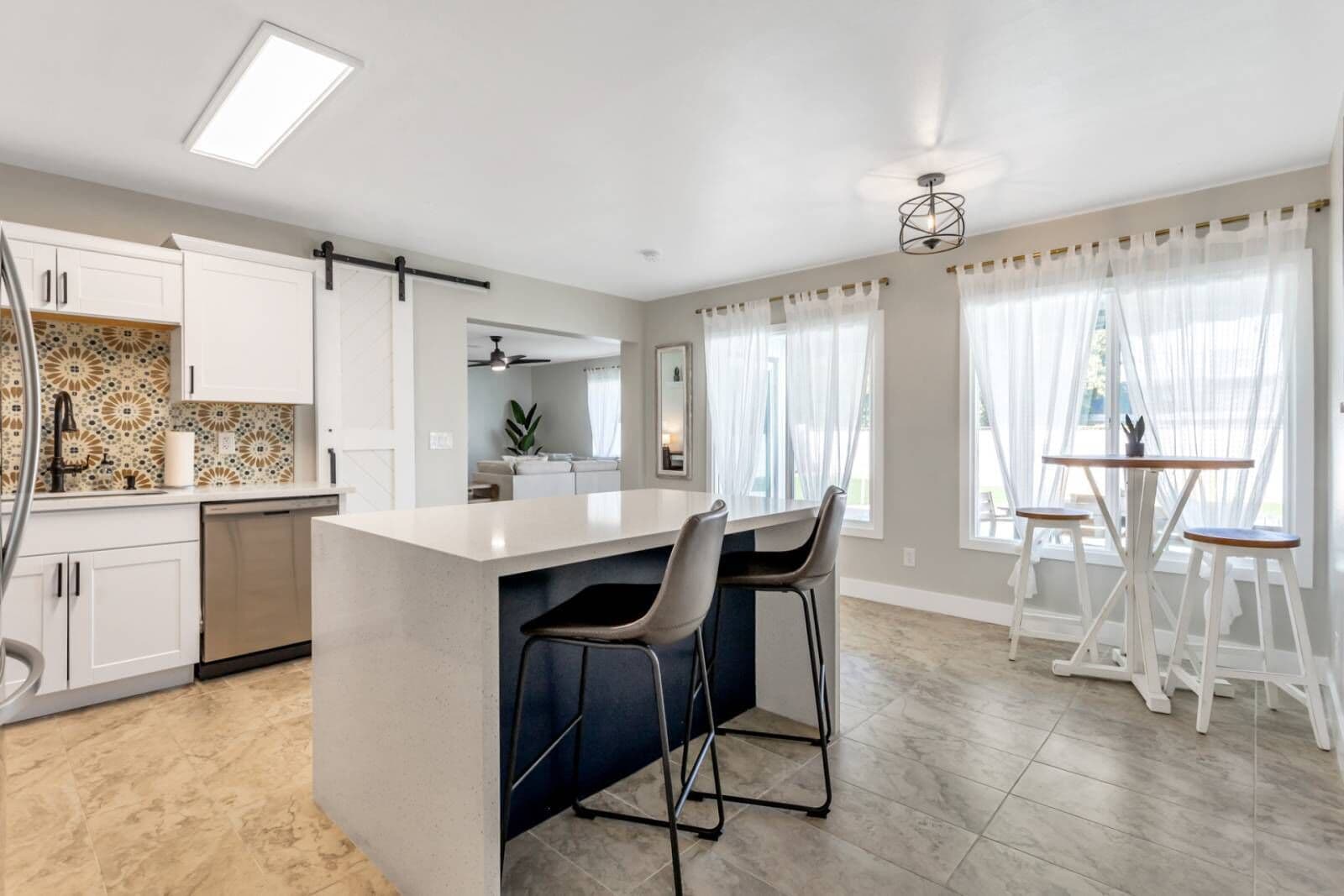 Licuadora y utensilios de cocina 