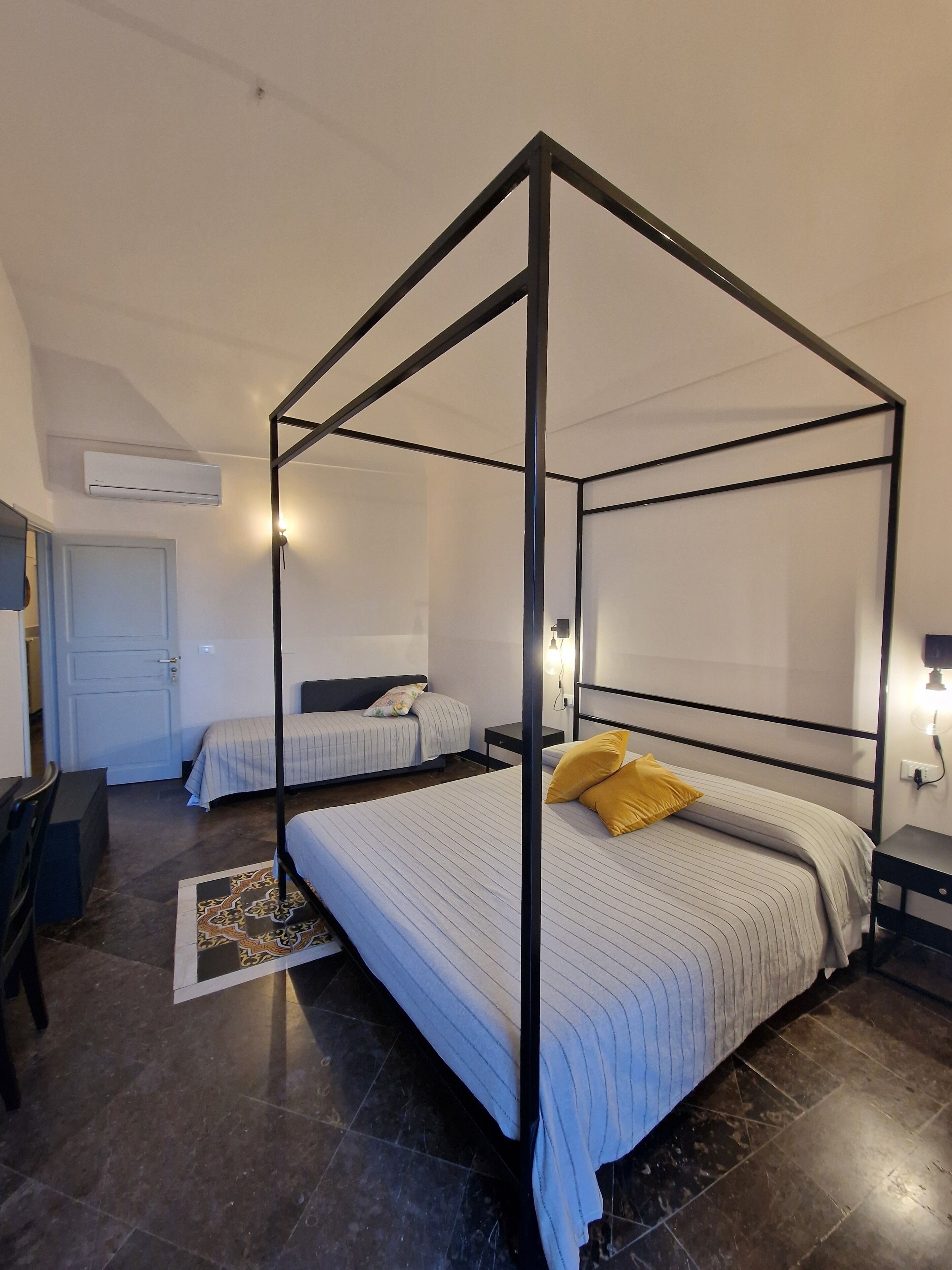 Superior-Zimmer | Zimmersafe, Bügeleisen/Bügelbrett, kostenloses WLAN, Bettwäsche