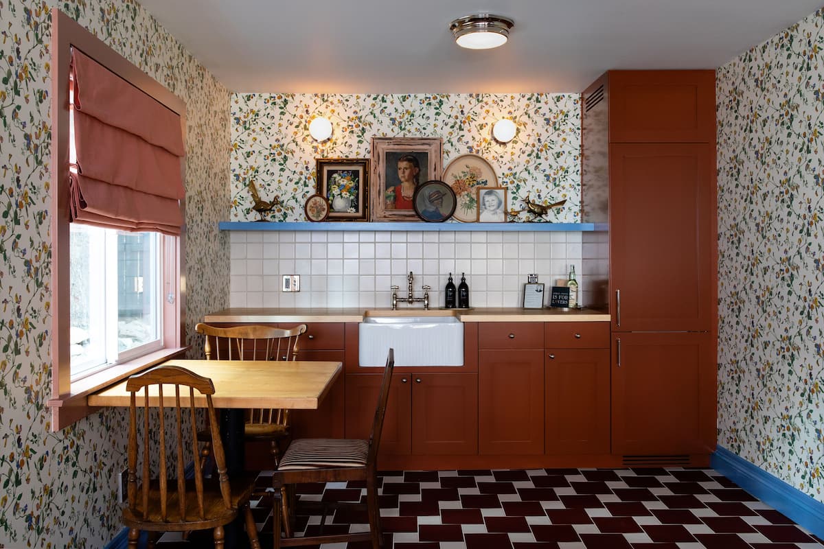 Fran's Flat | Dapur pribadi | Mesin pembuat kopi/teh, lemari es besar, microwave, dan ketel listrik
