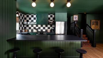 Orville's Lodge | Eget kjøkken | Kjøleskap, mikrobølgeovn, kaffetrakter/tekoker og vannkoker