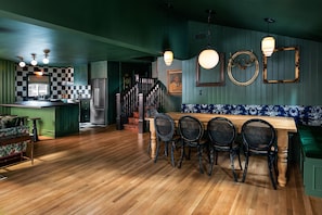 Orville's Lodge | In-room dining