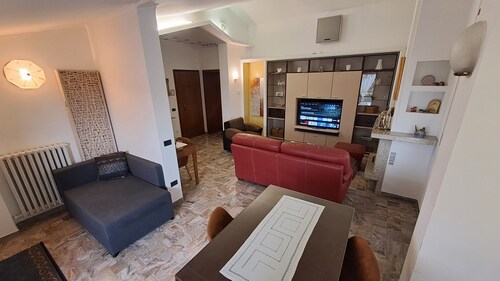 Penthouse 90 sm with terraces + closed parking space -served by public transport