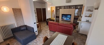 Penthouse 90 sm with terraces + closed parking space -served by public transport