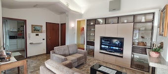 Penthouse 90 sm with terraces + closed parking space -served by public transport