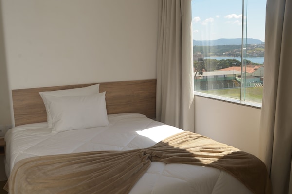 Kahden hengen deluxe-huone | 1 makuuhuone, työpöytä, ilmainen Wi-Fi, vuodevaatteet