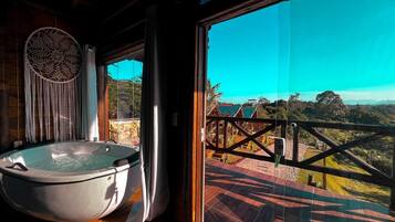 Romantic Bungalow, 1 Bedroom, Jetted Tub | Interior entrance