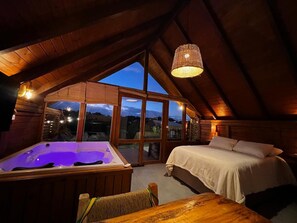 Individually decorated, individually furnished, laptop workspace - Bangalô House - Praia do Rosa SC (Imbituba)